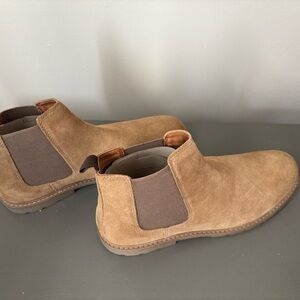 Crown Vintage Brown Suede Chukka Boots